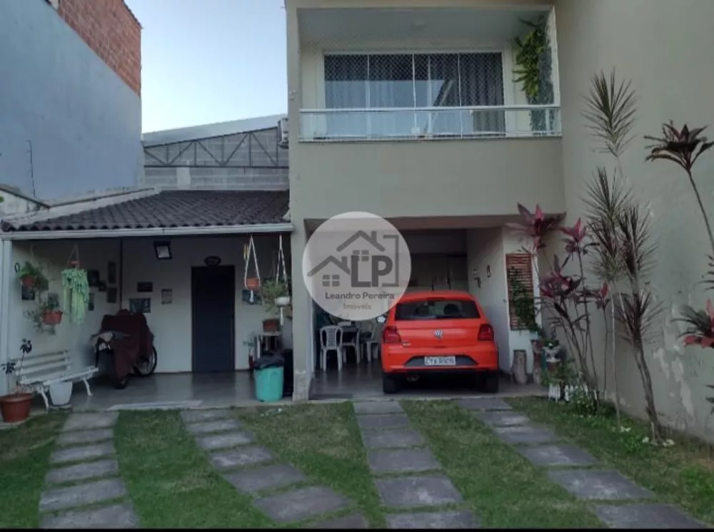 Casa, 3 quartos, 221 m² - Foto 2