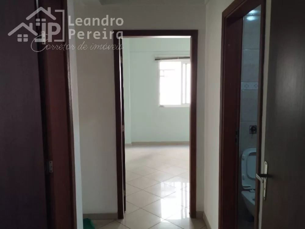 Apartamento à venda com 3 quartos, 130m² - Foto 4