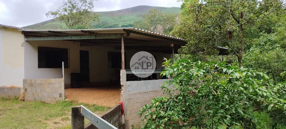 Chácara, 3 quartos, 2475 m² - Foto 1