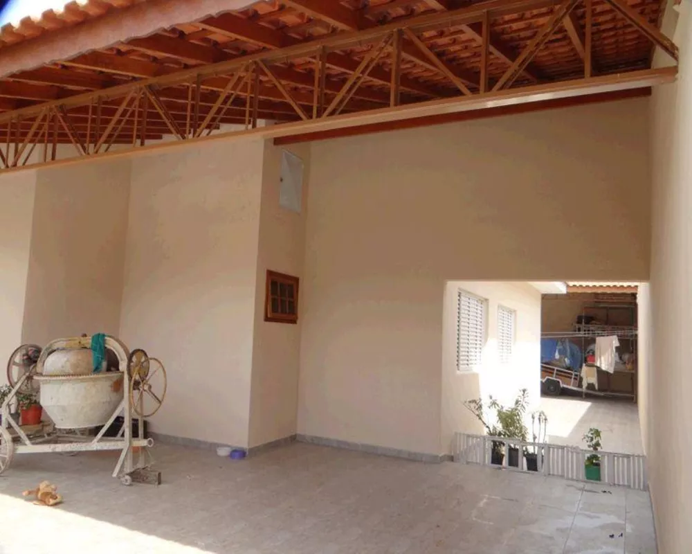 Casa à venda com 3 quartos, 320m² - Foto 4