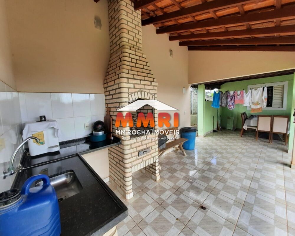 Chácara à venda com 3 quartos, 1200m² - Foto 2