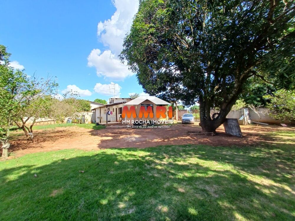 Chácara à venda com 5 quartos, 2400m² - Foto 2