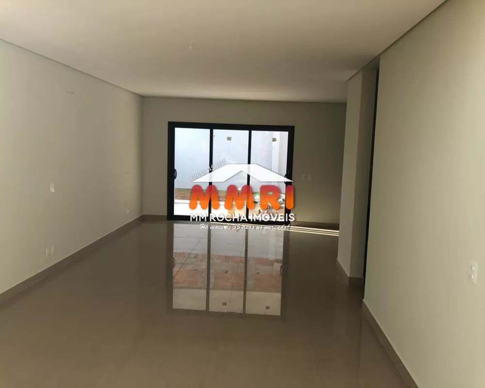 Casa de Condomínio à venda com 2 quartos, 320m² - Foto 4