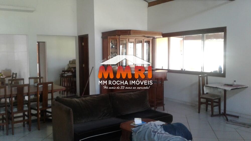 Chácara, 3 quartos, 2570 m² - Foto 1