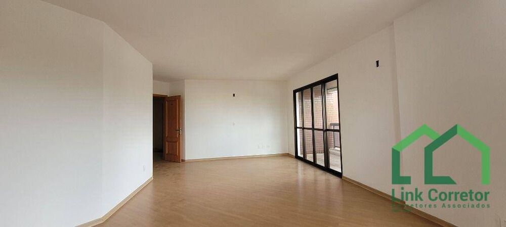 Apartamento à venda com 3 quartos, 137m² - Foto 2