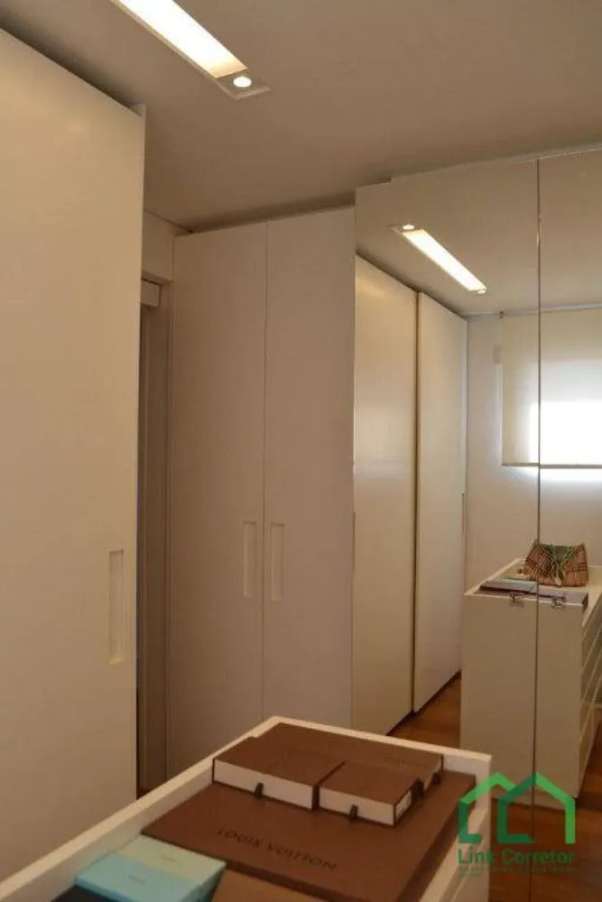 Apartamento, 3 quartos, 213 m² - Foto 2