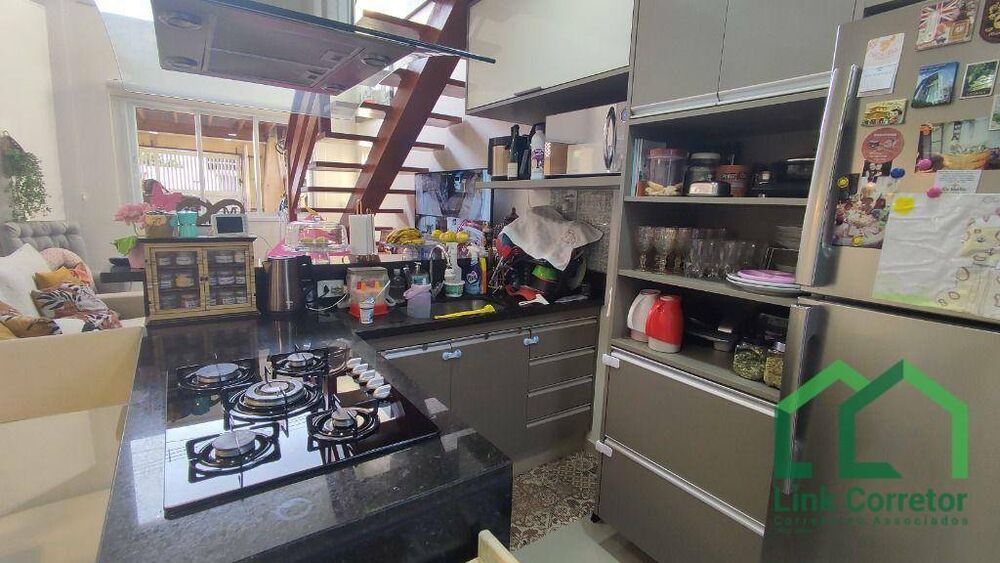 Casa à venda com 2 quartos, 200m² - Foto 3