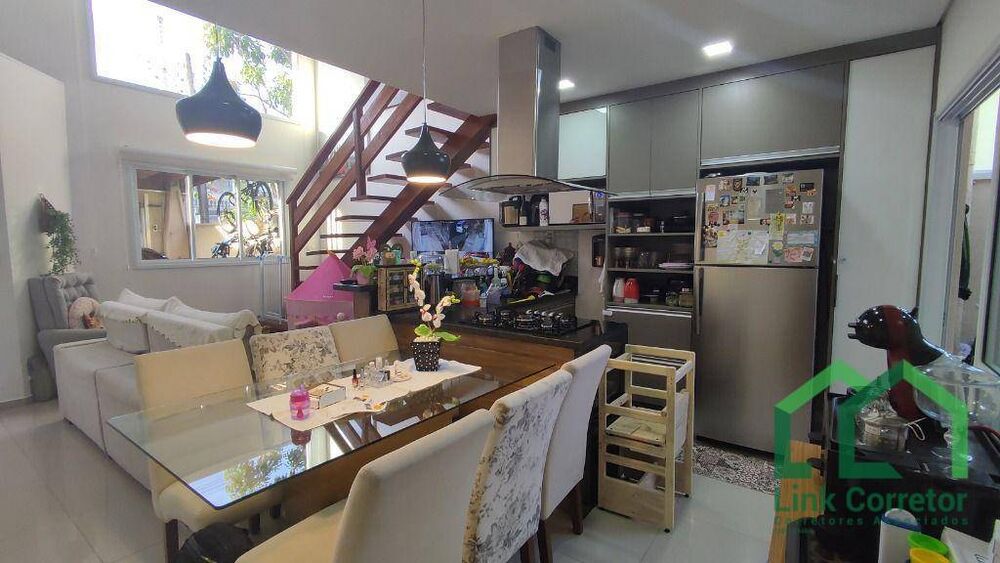 Casa à venda com 2 quartos, 200m² - Foto 2