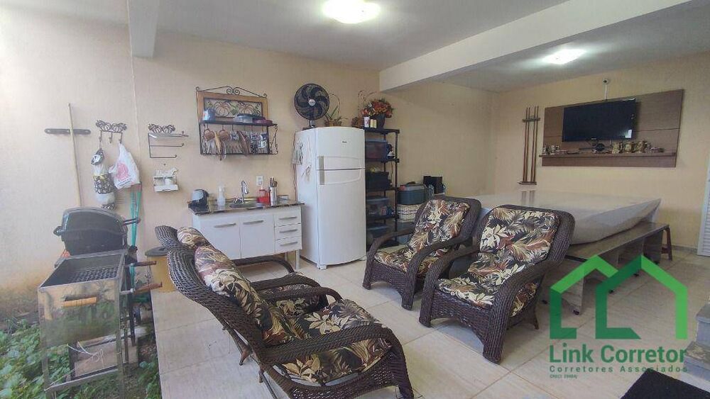 Casa à venda com 2 quartos, 200m² - Foto 7