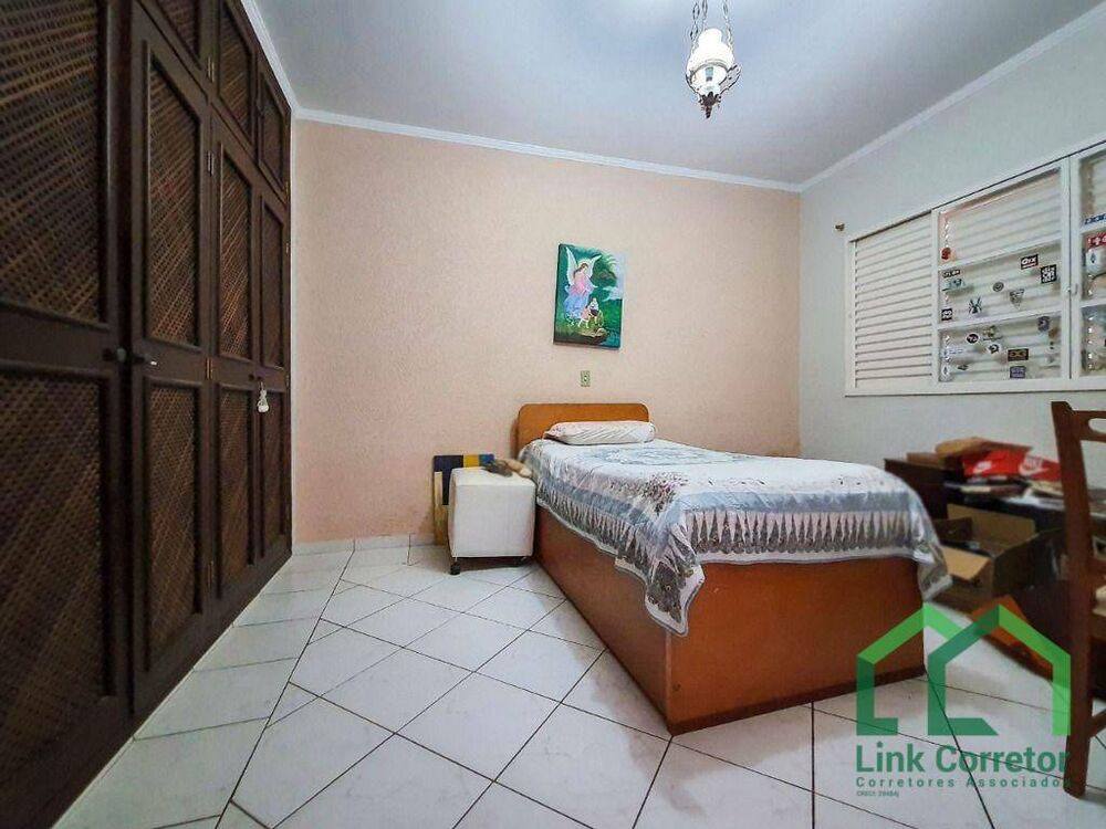 Casa à venda com 4 quartos, 444m² - Foto 1