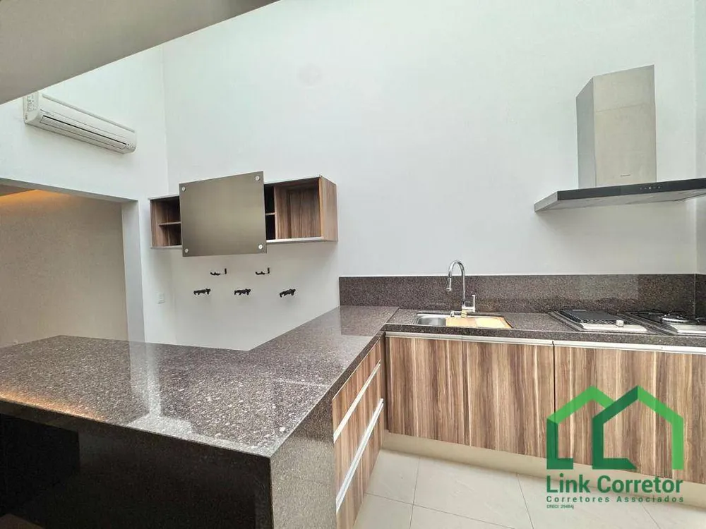 Casa, 3 quartos, 240 m² - Foto 2