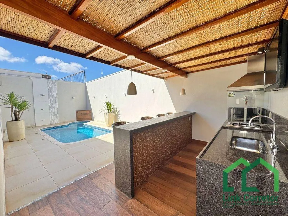 Casa, 3 quartos, 240 m² - Foto 1