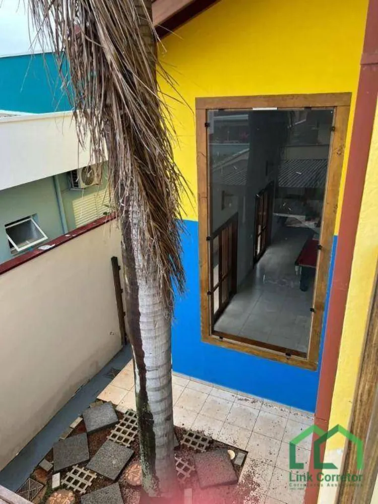 Casa, 3 quartos, 298 m² - Foto 1
