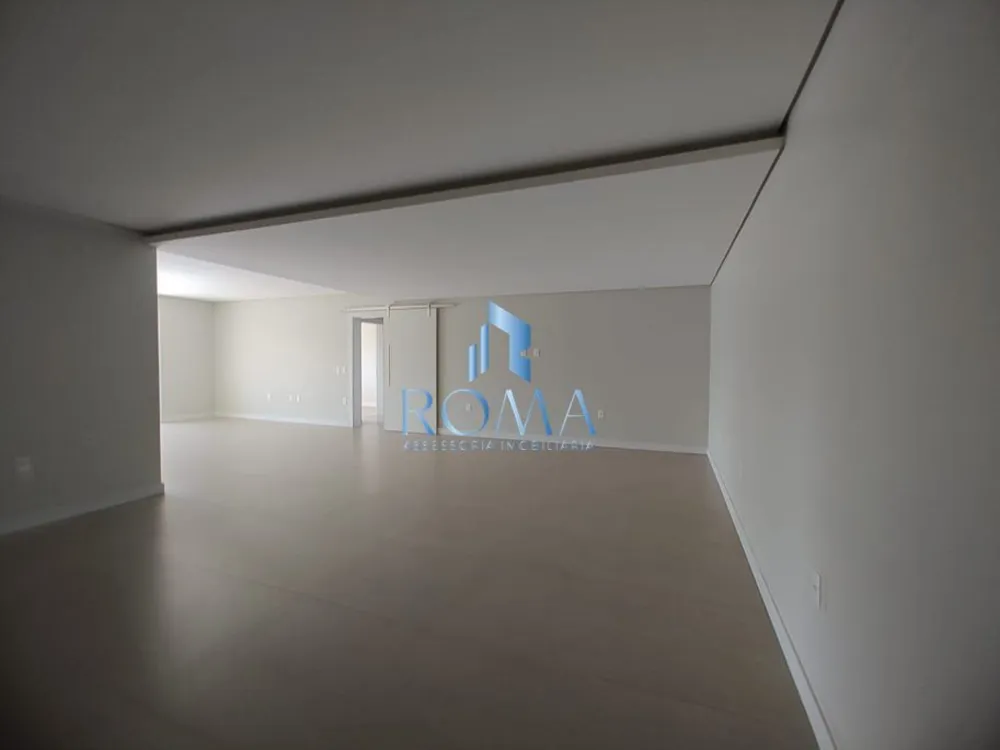 Apartamento, 3 quartos, 220 m² - Foto 1