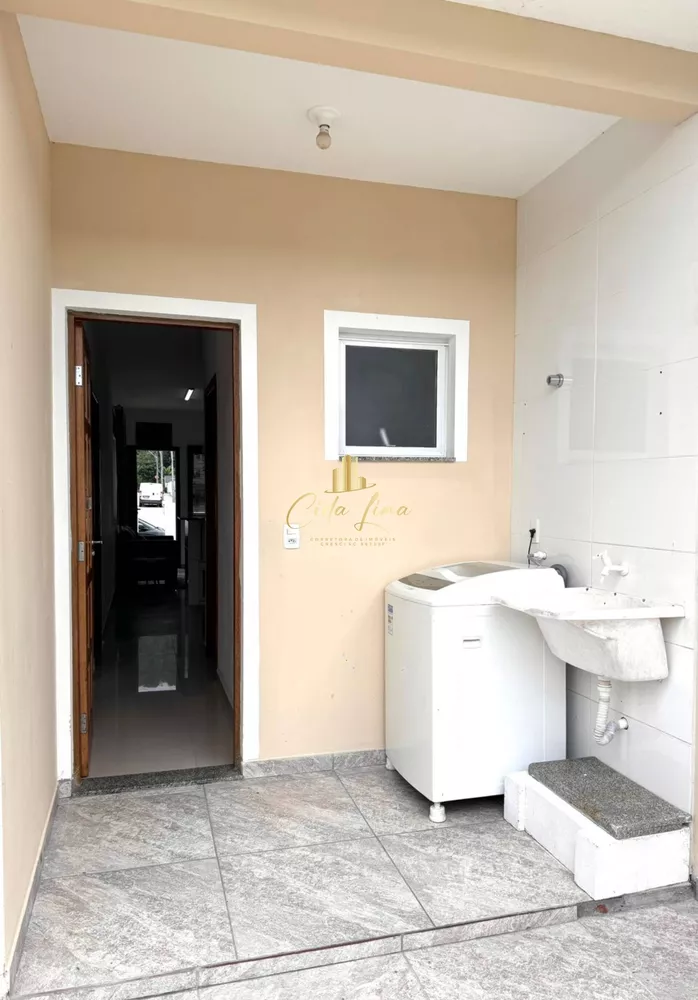 Casa à venda com 2 quartos, 50m² - Foto 3