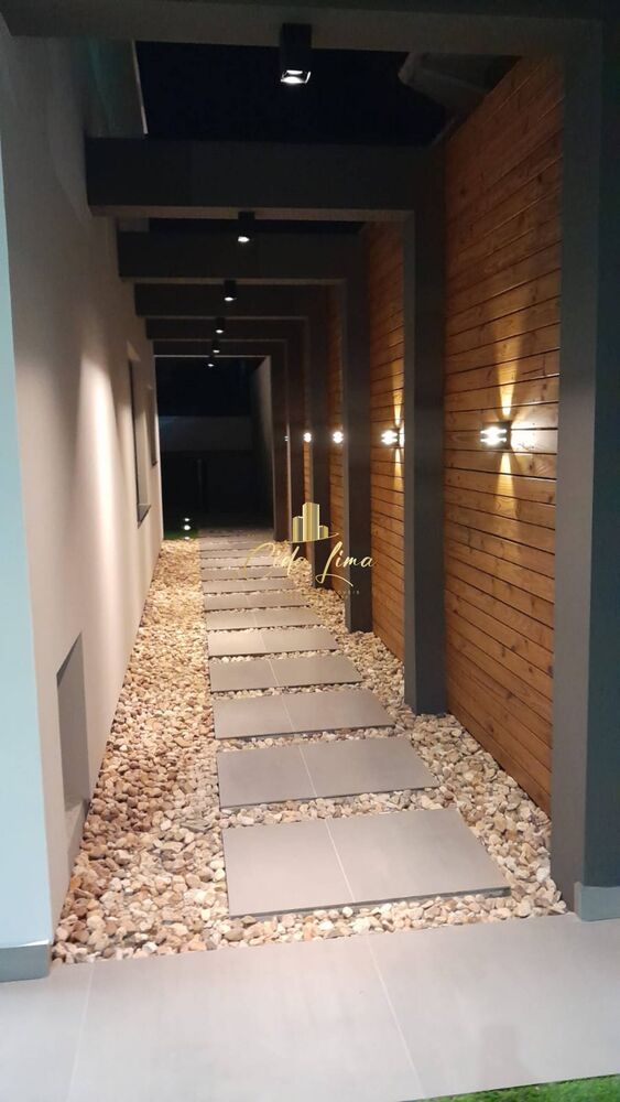 Casa à venda com 3 quartos, 202m² - Foto 1