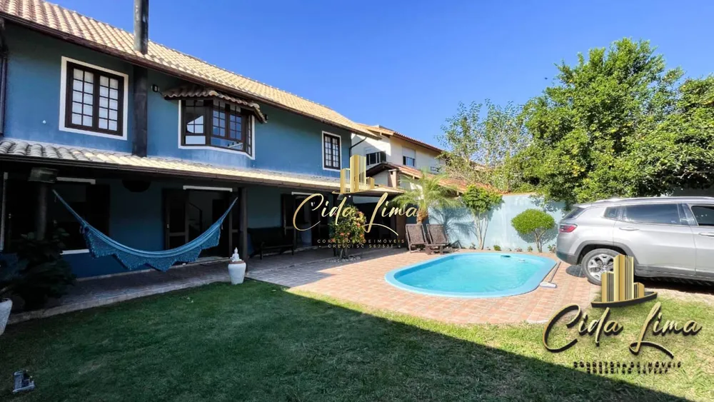 Casa, 3 quartos, 228 m² - Foto 1