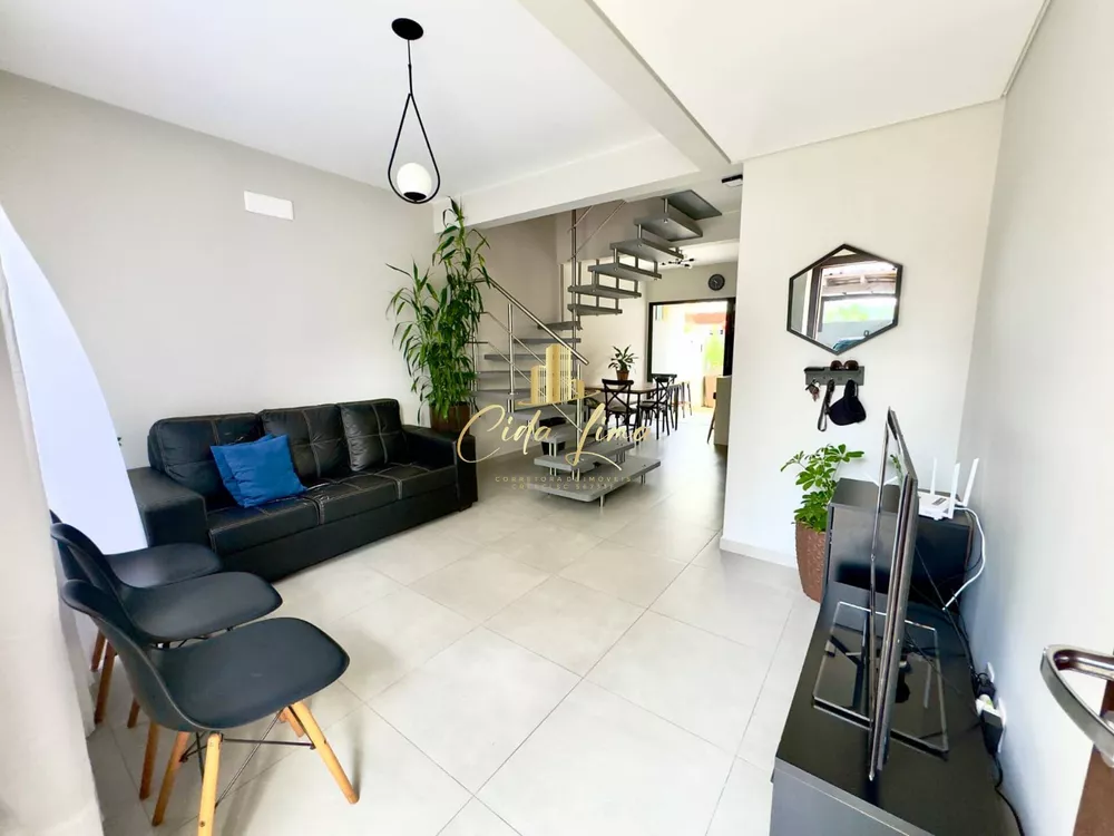 Casa à venda com 3 quartos, 75m² - Foto 3