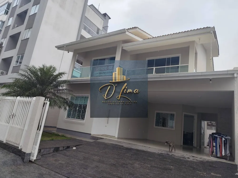 Casa, 3 quartos, 196 m² - Foto 1