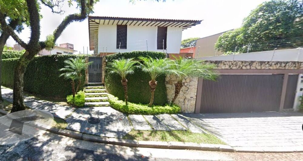 Casa para alugar com 4 quartos, 553m² - Foto 1