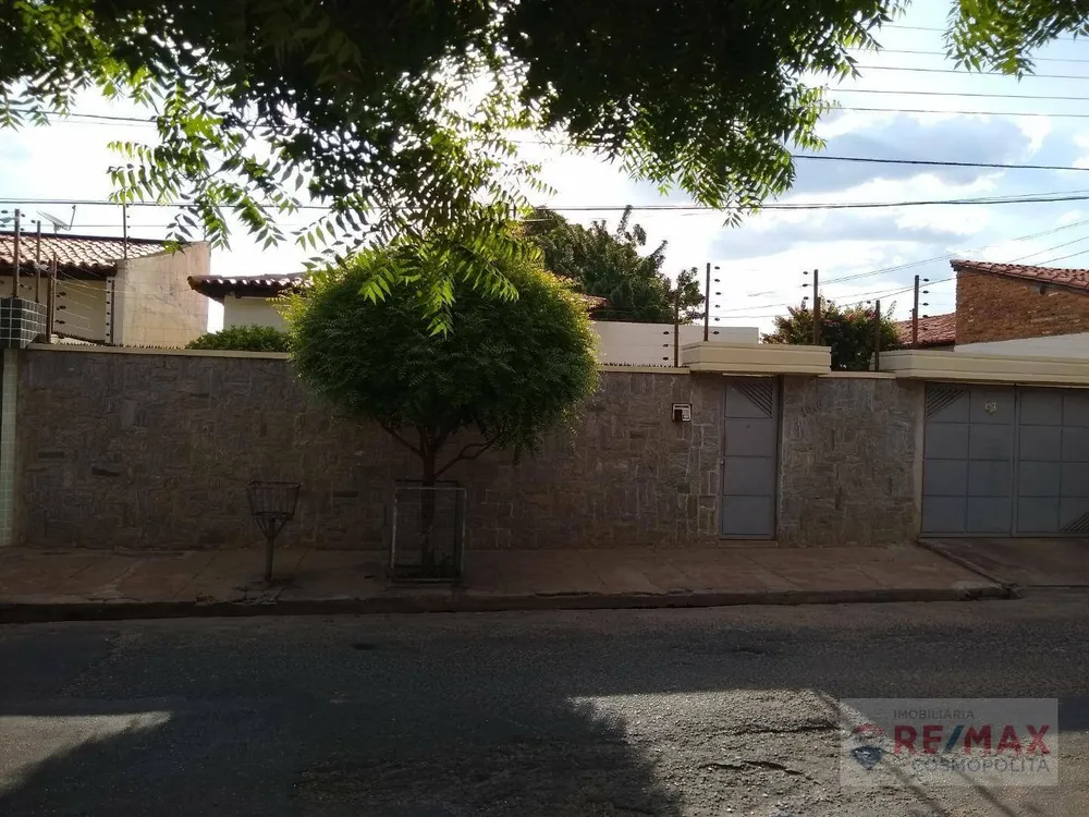 Casa, 4 quartos, 252 m² - Foto 2