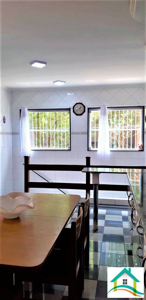 Casa à venda com 4 quartos, 261m² - Foto 3