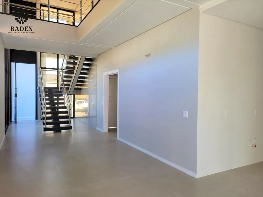 Casa, 4 quartos, 286 m² - Foto 1