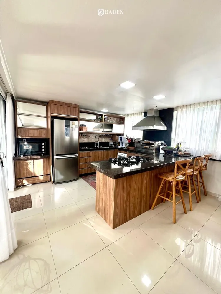 Apartamento, 3 quartos, 300 m² - Foto 2