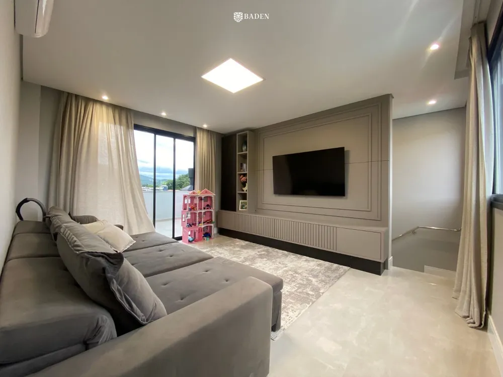 Cobertura, 3 quartos, 230 m² - Foto 2