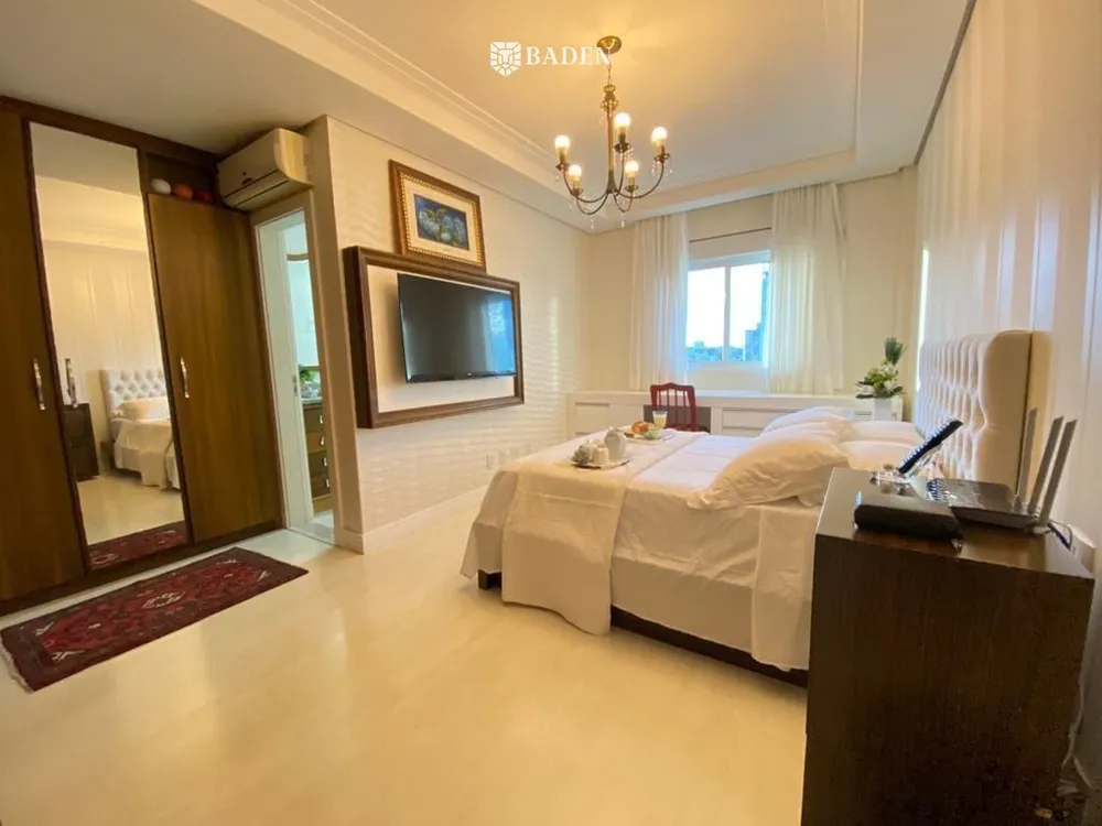 Apartamento, 3 quartos, 252 m² - Foto 14