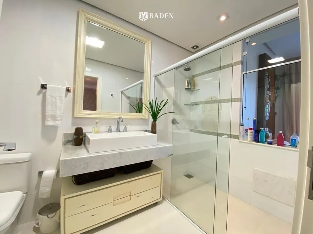 Apartamento, 3 quartos, 252 m² - Foto 9