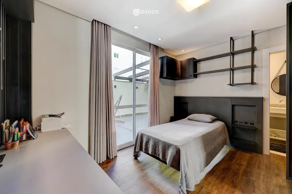 Apartamento, 3 quartos, 240 m² - Foto 1