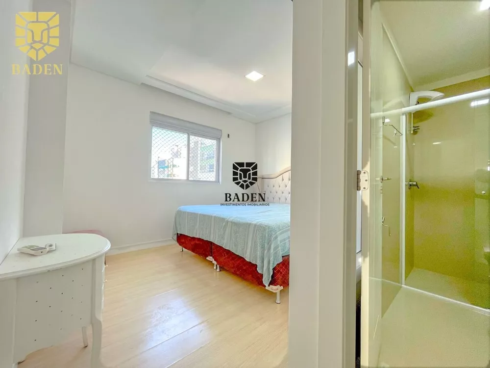 Apartamento à venda com 4 quartos, 146m² - Foto 6