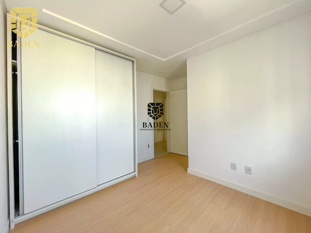 Apartamento à venda com 4 quartos, 146m² - Foto 5