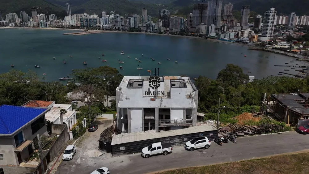 Casa à venda com 4 quartos, 440m² - Foto 8