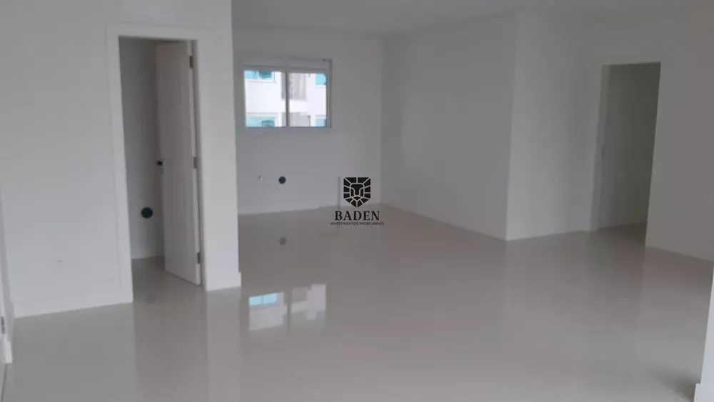 Apartamento à venda com 3 quartos, 120m² - Foto 5