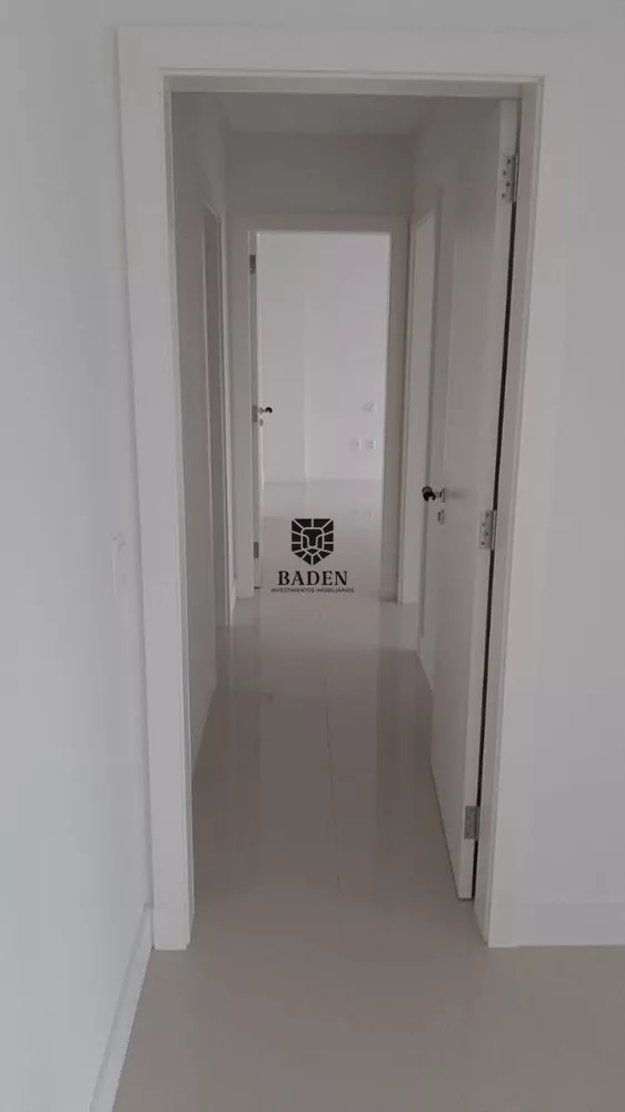 Apartamento à venda com 3 quartos, 120m² - Foto 8