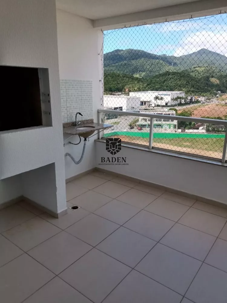 Apartamento à venda com 3 quartos, 124m² - Foto 2