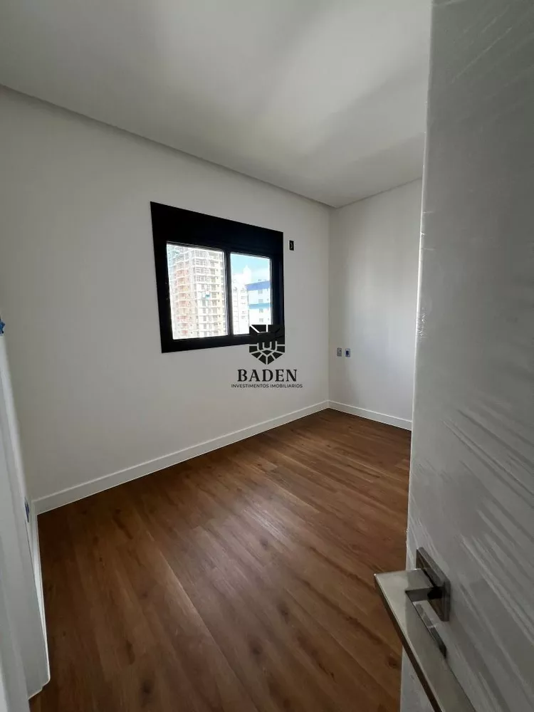 Apartamento à venda com 4 quartos, 149m² - Foto 7