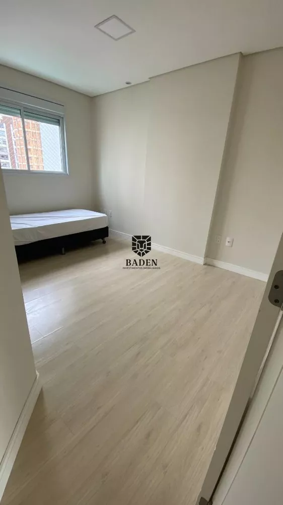 Apartamento à venda com 4 quartos, 142m² - Foto 7