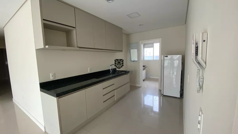 Apartamento à venda com 4 quartos, 142m² - Foto 3