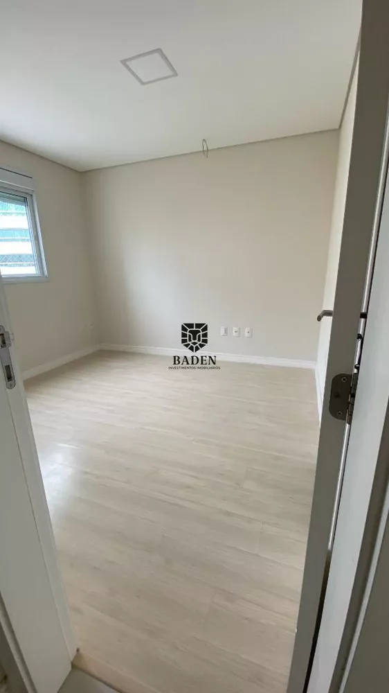 Apartamento à venda com 4 quartos, 142m² - Foto 8