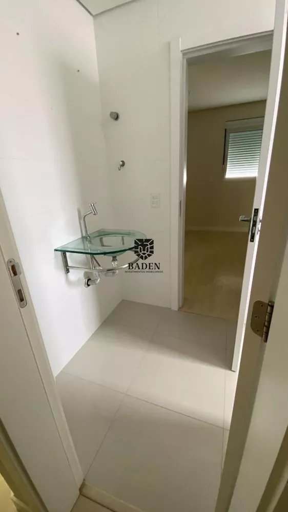 Apartamento à venda com 4 quartos, 142m² - Foto 6