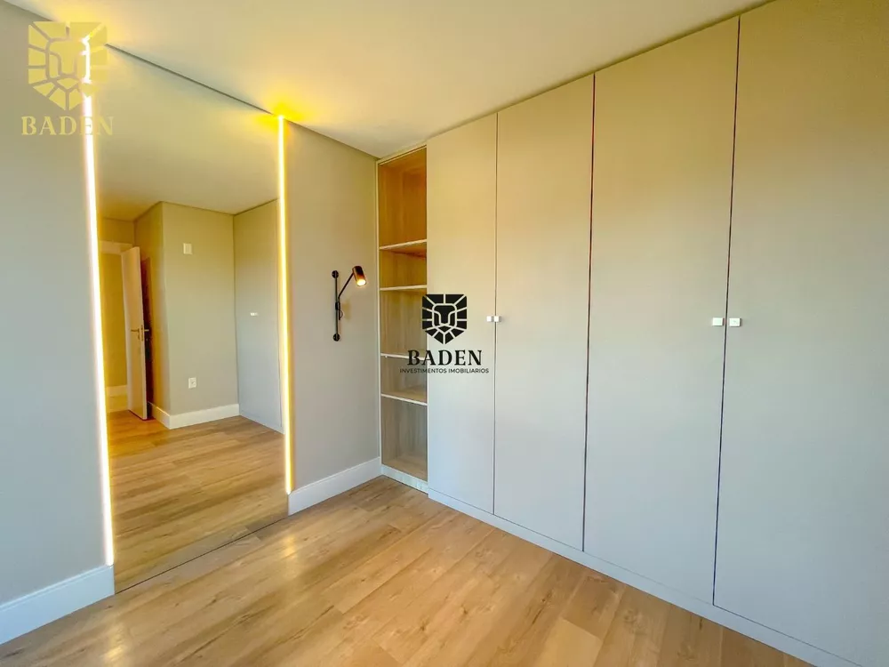 Apartamento à venda com 3 quartos, 268m² - Foto 4