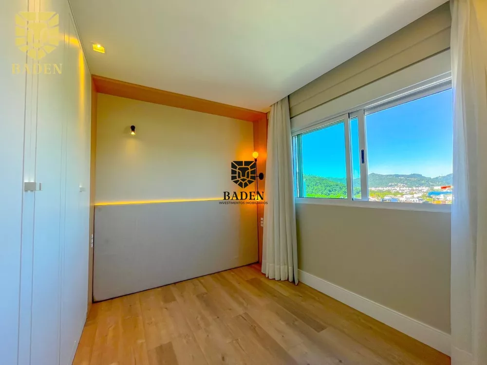 Apartamento à venda com 3 quartos, 268m² - Foto 6