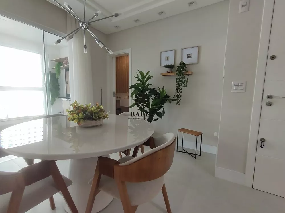 Apartamento à venda com 3 quartos, 122m² - Foto 4