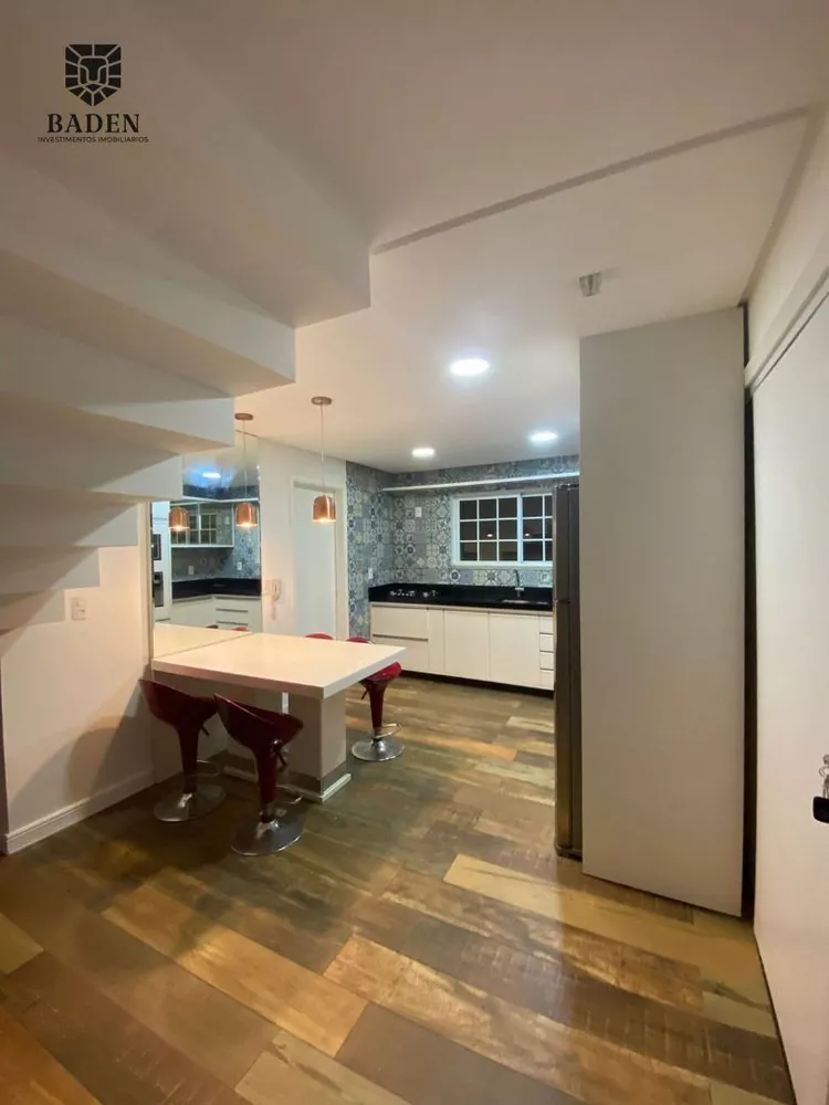 Casa, 3 quartos, 220 m² - Foto 1