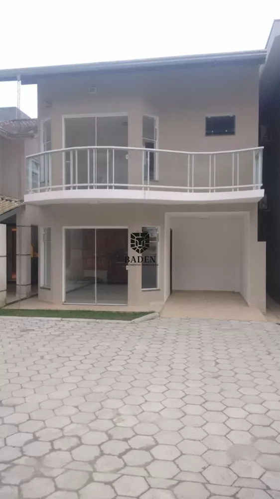 Sobrado à venda com 2 quartos, 105m² - Foto 1