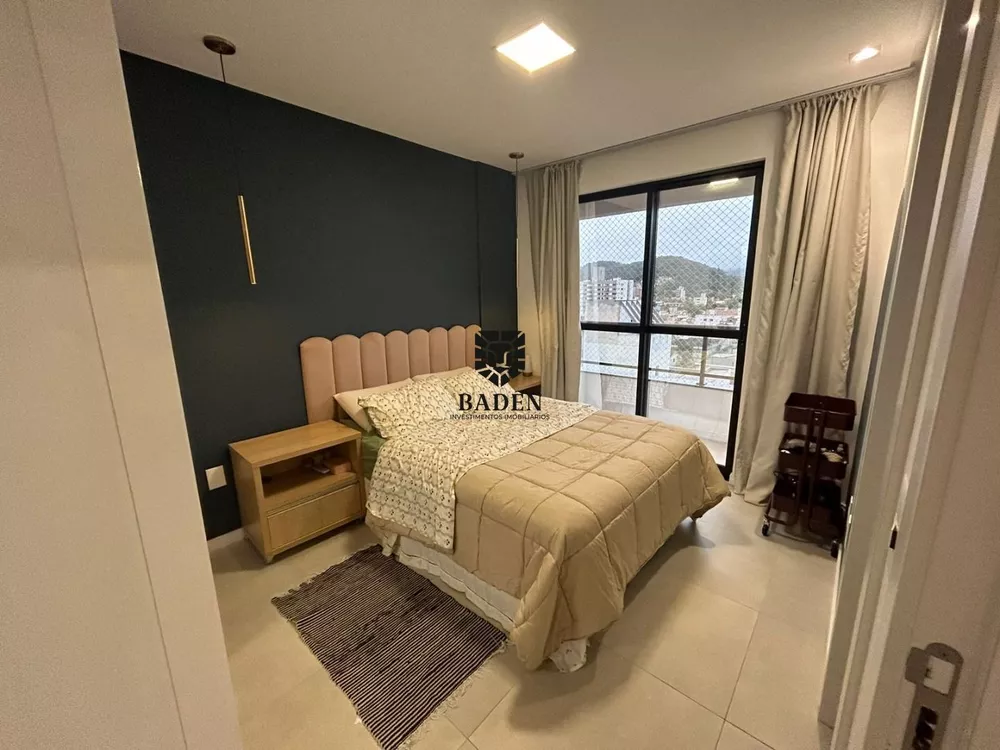 Apartamento à venda com 2 quartos, 77m² - Foto 4