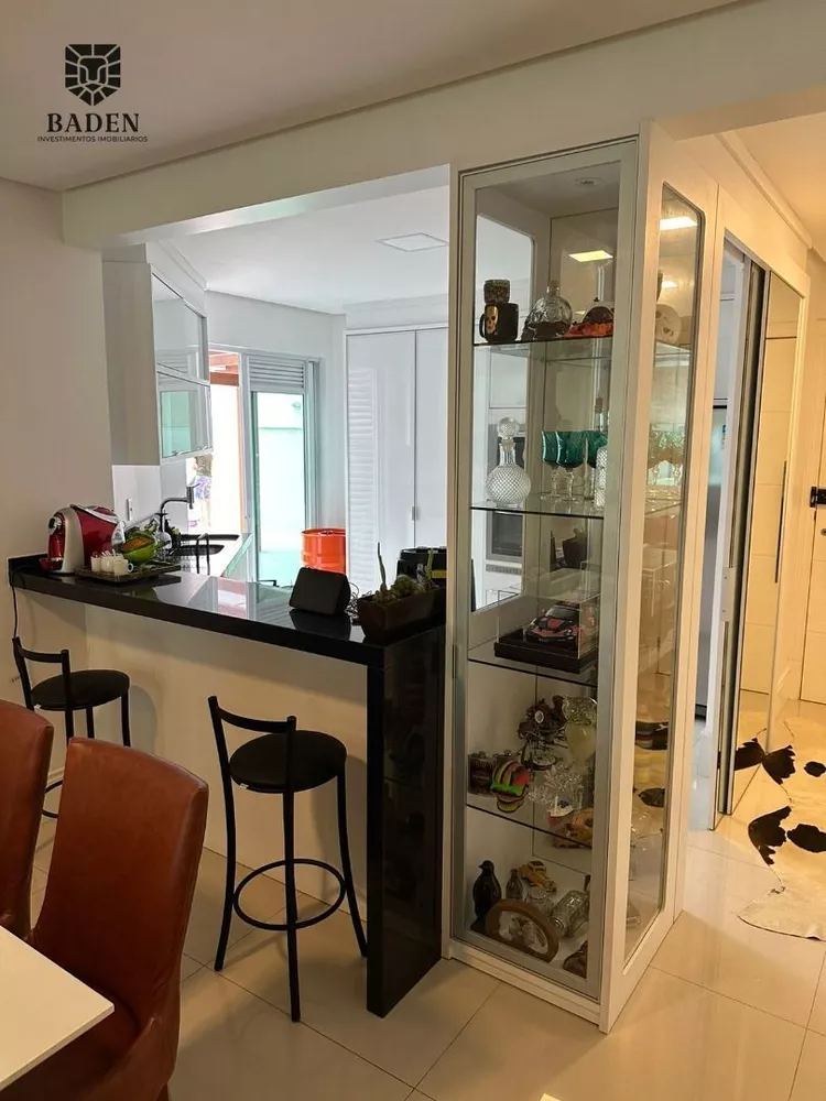 Apartamento, 3 quartos, 272 m² - Foto 1